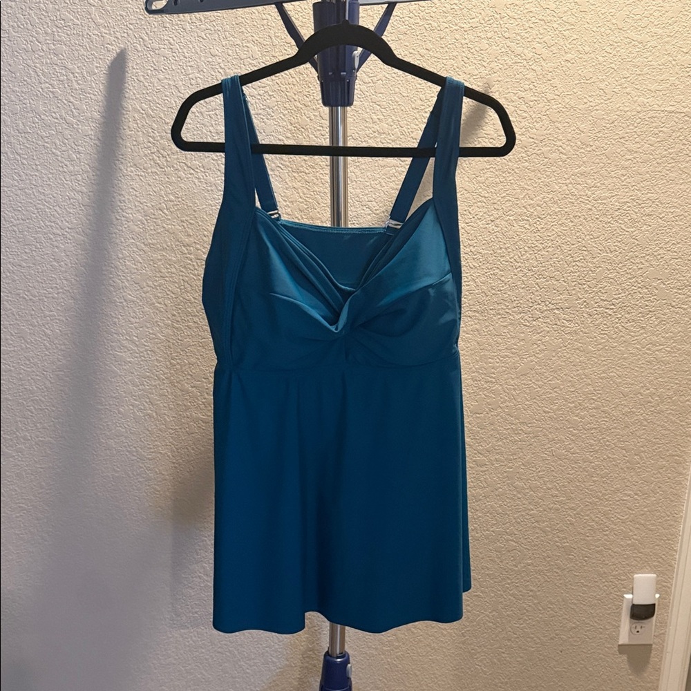 Chic Teal Tankini swim top. Size 22